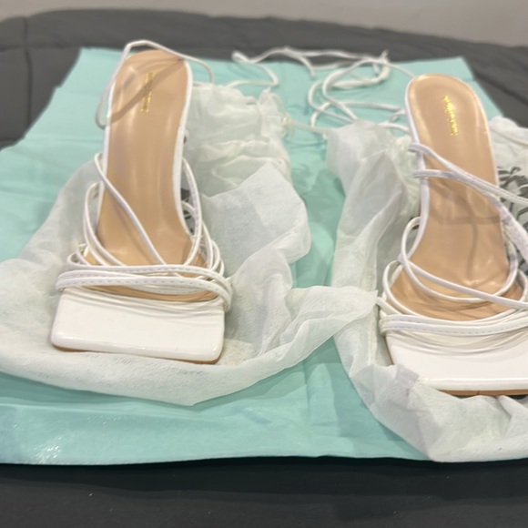 Heels - Picture 2 of 3